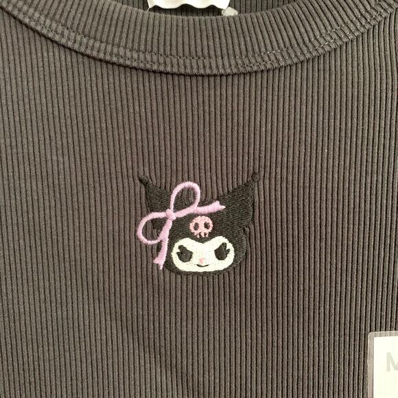 GU (Uniqlo) x Sanrio Kuromi Graphic Cropped T-Shirt in Dark Gray - Picture 8 of 11